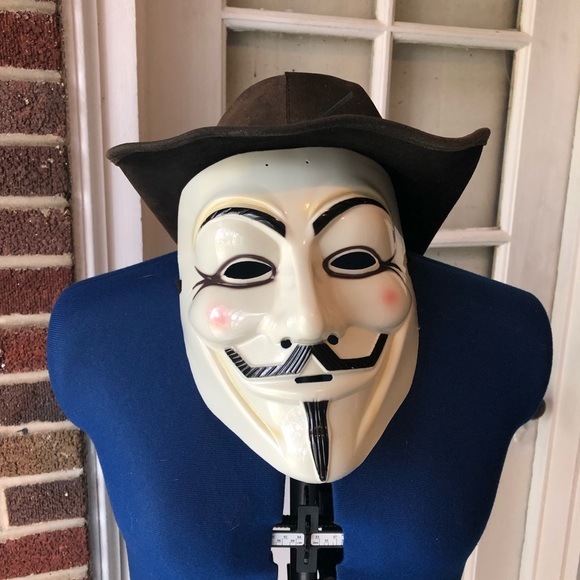 DC Comics Other - Guy Fawkes official DC comics mask